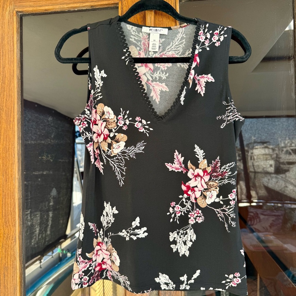 WHBM V-Neck Sleeveless Jersey Tank Top Black Floral Print Size XS